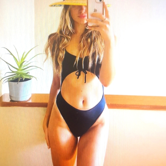 New one -piece suit Soft buttery Fabric.M-sz. - Picture 5 of 8